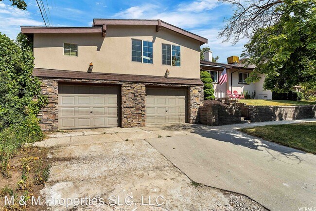 Foto del edificio - 3 br, 2 bath House - 1261 E Stratford Ave