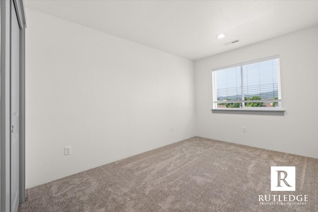 Foto del edificio - Gorgeous! 3 Bedroom Townhome in Eagle Point