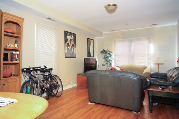 Foto del edificio - 2455 N Ashland Ave