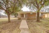 Foto principal - Spacious Updated 3 Bedroom, 2 Bath in hear...