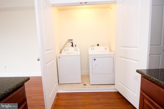 Building Photo - 6040 Market St