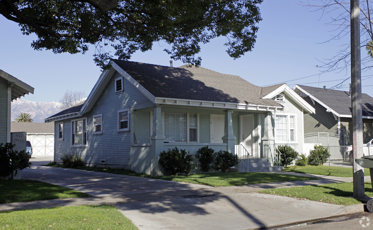 Primary Photo - 520 W Vesta St