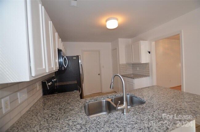 Building Photo - 10316 Brawley Ln