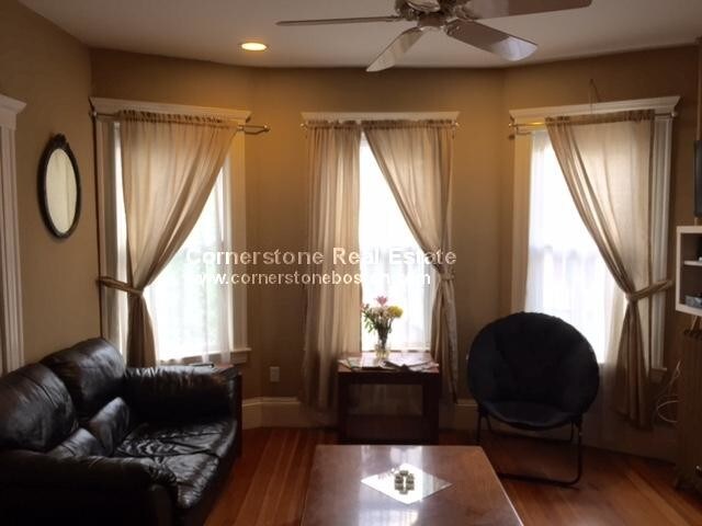 Building Photo - 142 Calumet St