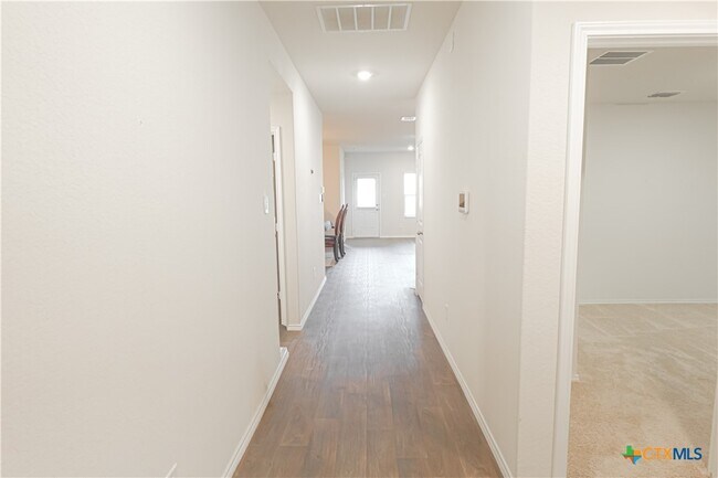 Foto del edificio - 348 Desert Willow