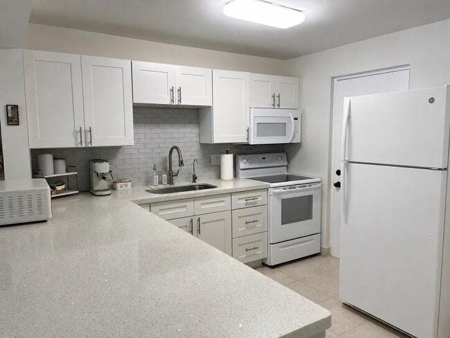 Foto del edificio - 2307 S Cypress Bend Dr