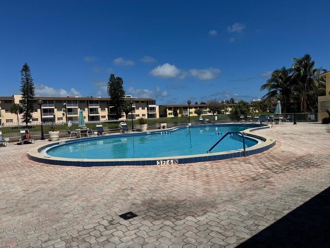 Foto del edificio - 2820 NE 201st Terrace