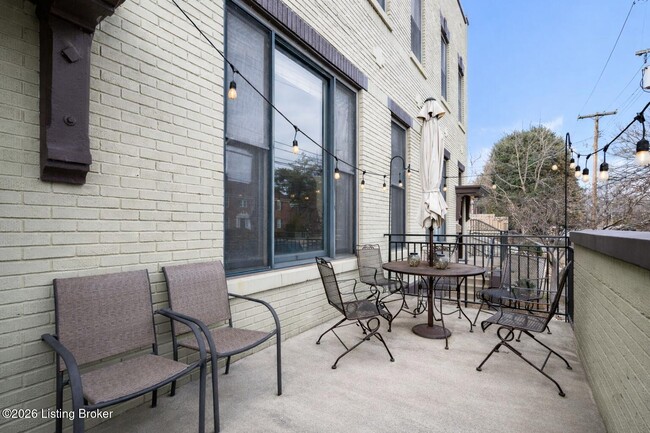 Building Photo - 1110 Baxter Ave