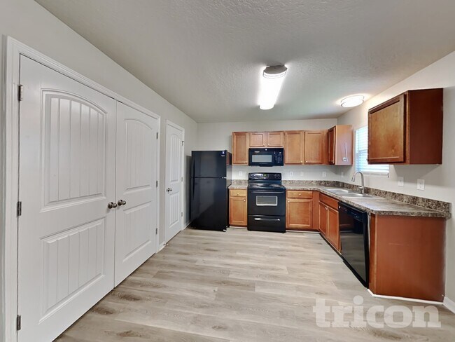 Building Photo - 19 Rosecroft Ln