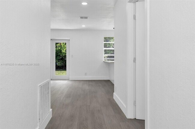 Foto del edificio - 1402 NW 19th St