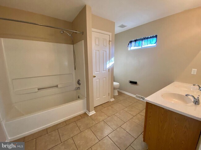 Foto del edificio - 148 Birkdale Ln