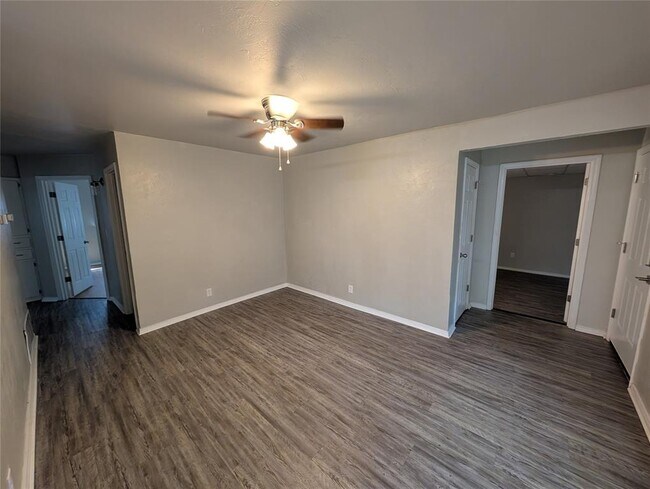 Building Photo - 1614 Iowa St