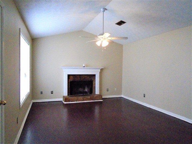 Building Photo - 105 Taylor Knoll Way