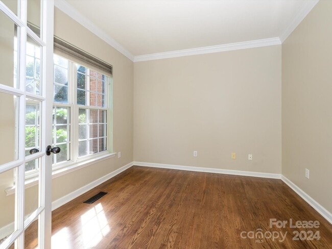Building Photo - 11526 Sir Francis Drake Dr