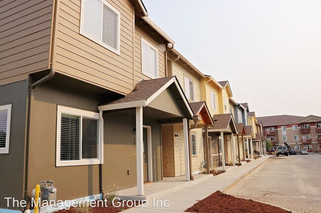 Building Photo - 901 SE 11th Pl