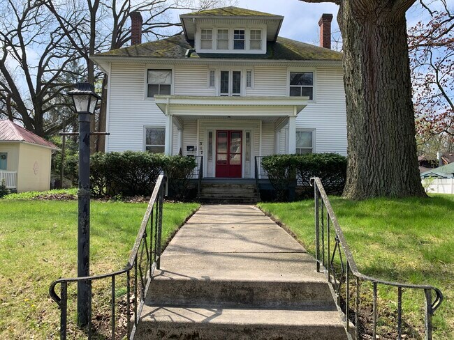 Foto del edificio - 317 W Reynolds St