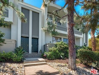 Building Photo - 13240 Fiji Way
