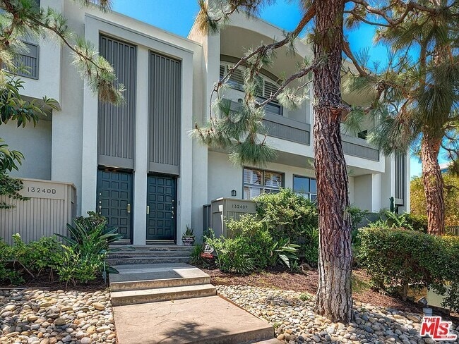 Building Photo - 13240 Fiji Way