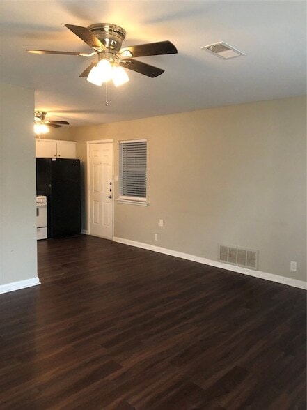 Building Photo - 712 Juno Ln