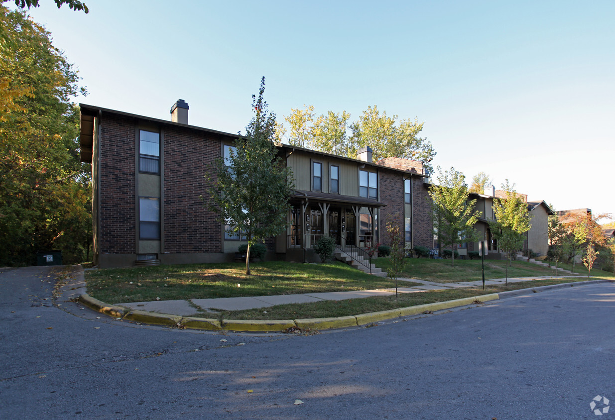 Primary Photo - Northland Village Apartments