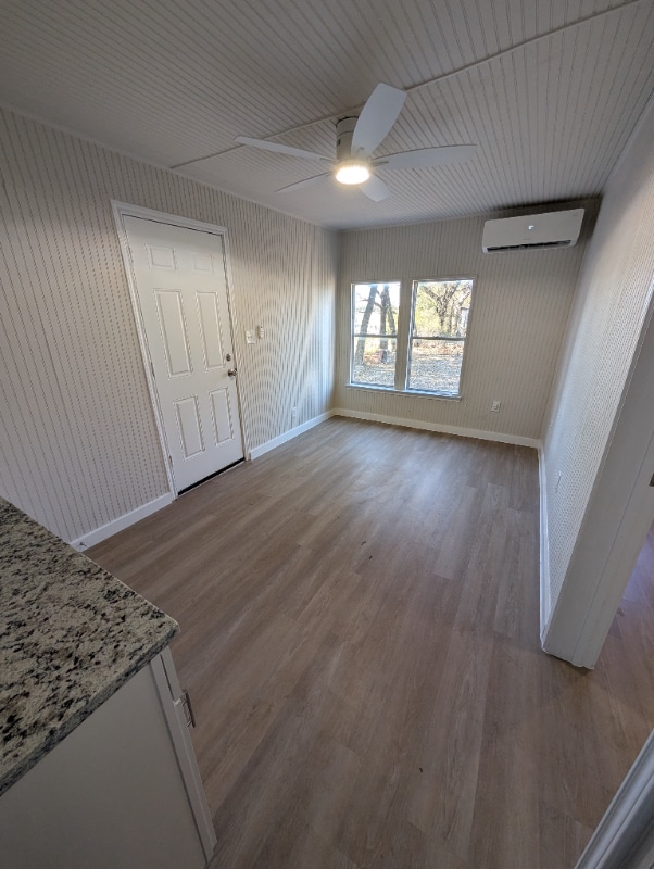 Building Photo - 1007 Bois D'Arc St