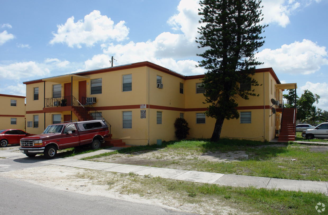 Building Photo - 770 NW 101st St