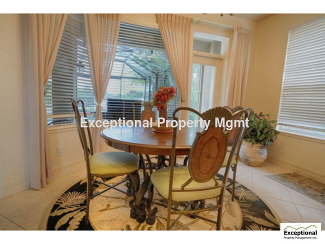 Foto del edificio - AVAILABLE NOW!  MUST SEE!