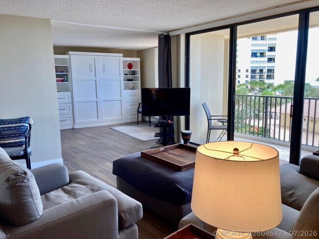Foto del edificio - 300 Ocean Trail Way
