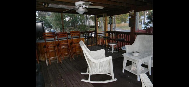 Foto del edificio - 1121 Glenwood Rd