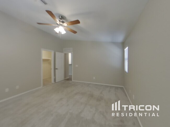 Foto del edificio - 2648 W Kristina Ave