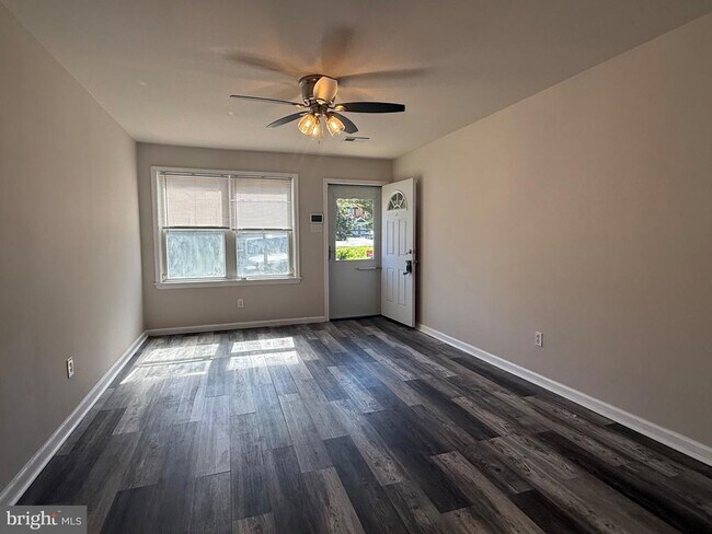 Foto del edificio - 43 Park Valley Ln