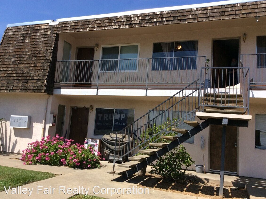Primary Photo - 1104 F St