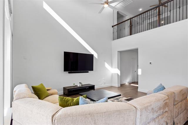 Foto del edificio - 7332 Cherry Blossom Ln