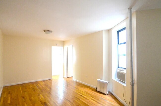 Building Photo - 516 W 136th St