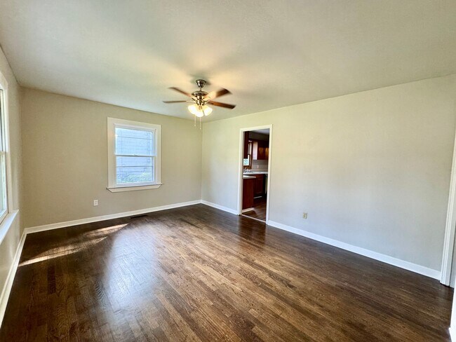 Foto del edificio - 1319 Laura Ave