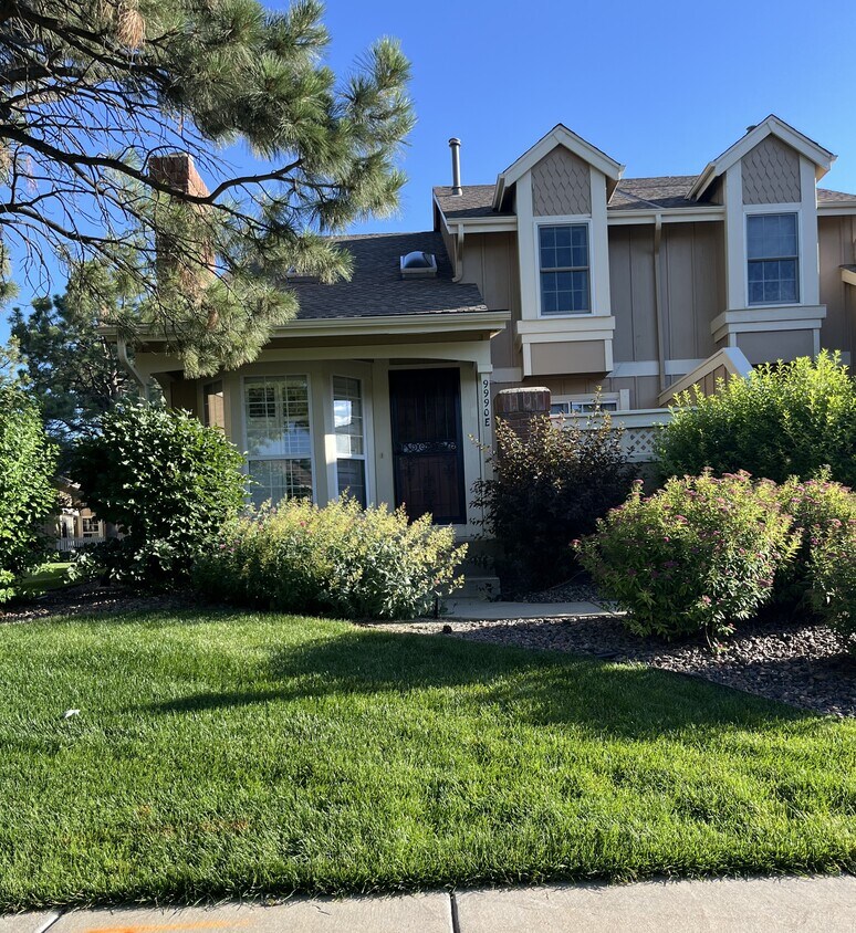 Foto principal - 9990 Grove St