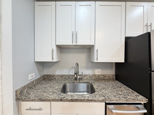 Foto del edificio - 2236 W Belden Ave