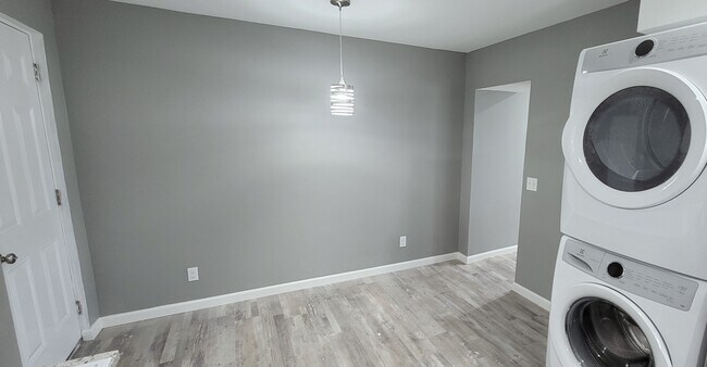 Dining Area - 236 Marshall St