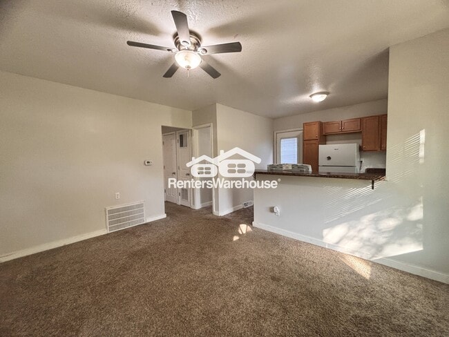 Building Photo - 904 Luster Ln