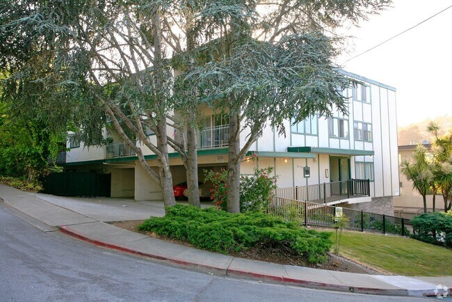 Foto del edificio - 2157 Carlmont Dr