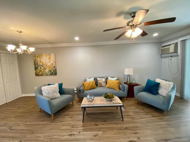 Foto del edificio - 1314 Smithtown Ave