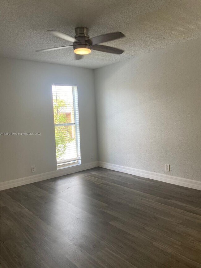 Building Photo - 4461 Treehouse Ln