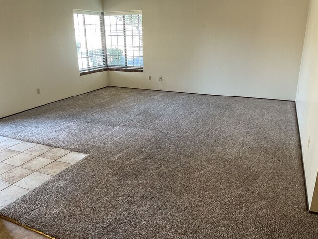 Foto del edificio - Look no more