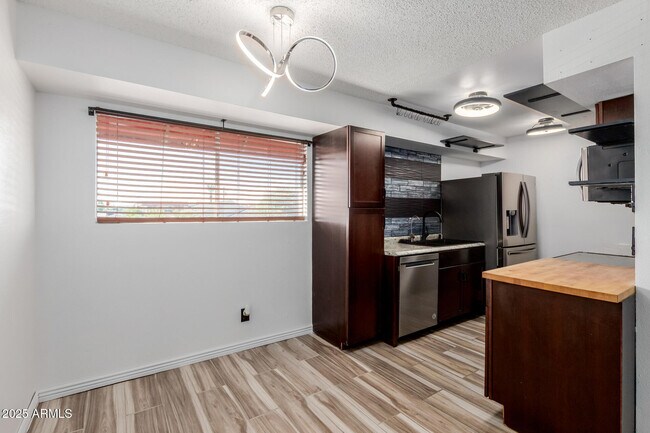 Foto del edificio - 2625 E Indian School Rd