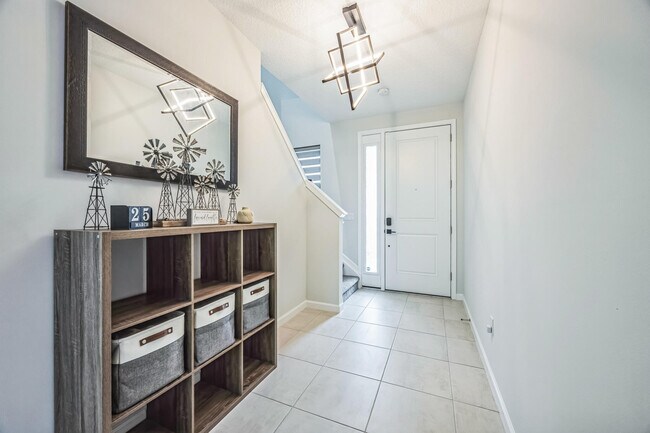 Building Photo - 16369 Oakview Dr