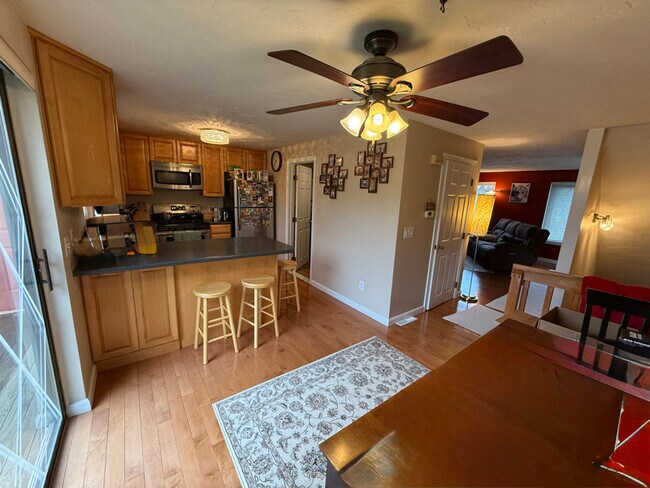 Foto del edificio - 7 Rollins Ct