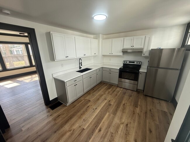 Building Photo - 7317 Sheridan Rd