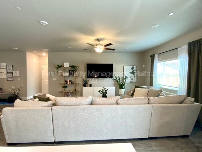 Foto del edificio - 6213 E Garland Ave