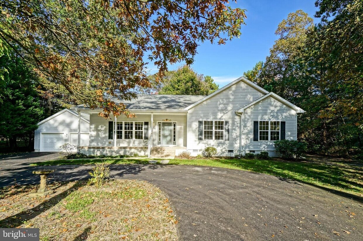Primary Photo - 22191 Holly Oak Ln