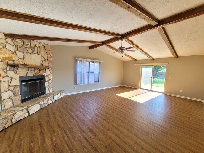 Building Photo - Callaway 3 bedroom 2 bath home with 2 car ...